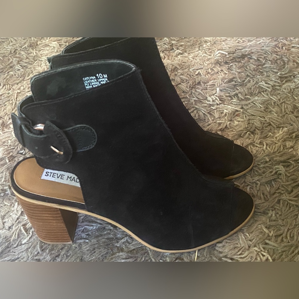 Steve Madden Catlyna Black Suede peep toe heeled ankle strap bootie size 10